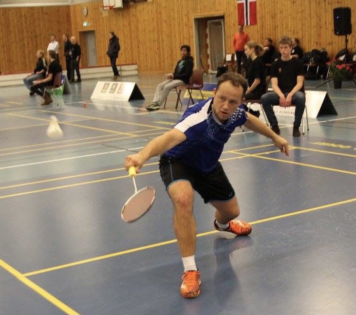 IMPONERENDE KARRIERE: I over 30 år var Jim Ronny Andersen blant landets beste badmintonspillere, noe 35 NM-gull for seniorer illustrerer. Foto: Skjermdunk Facebook.